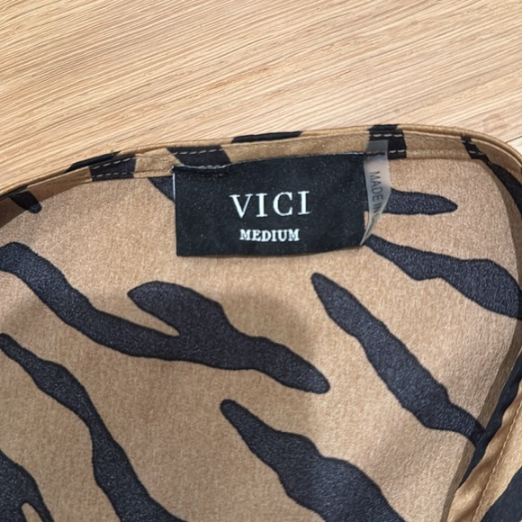VICI animal Print Wrap Top - Picture 4 of 7